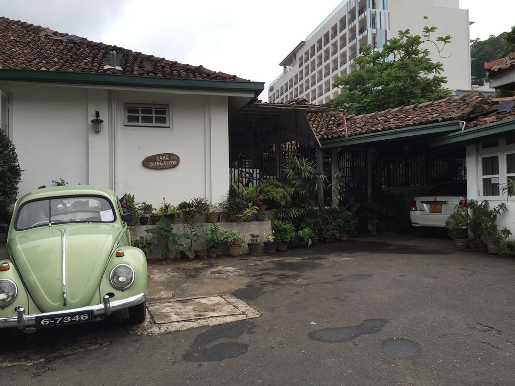 Lake Bungalow Hotell Kandy Exteriör bild
