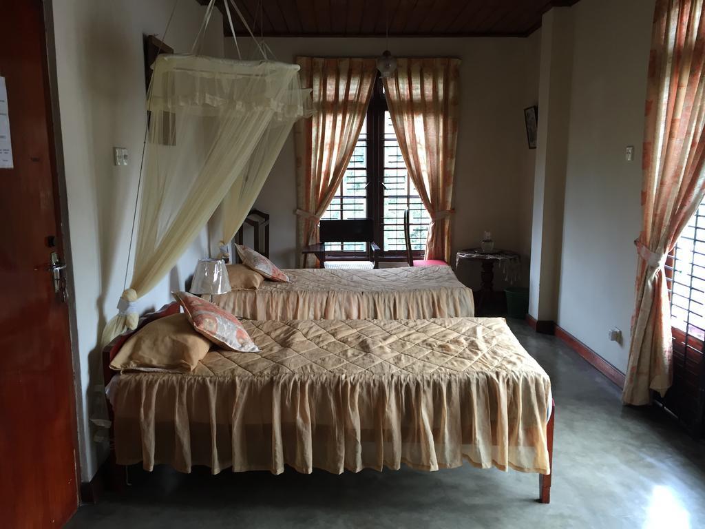 Lake Bungalow Hotell Kandy Rum bild