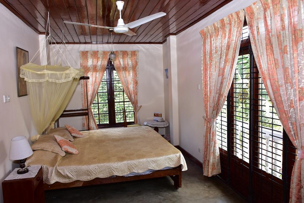 Lake Bungalow Hotell Kandy Exteriör bild