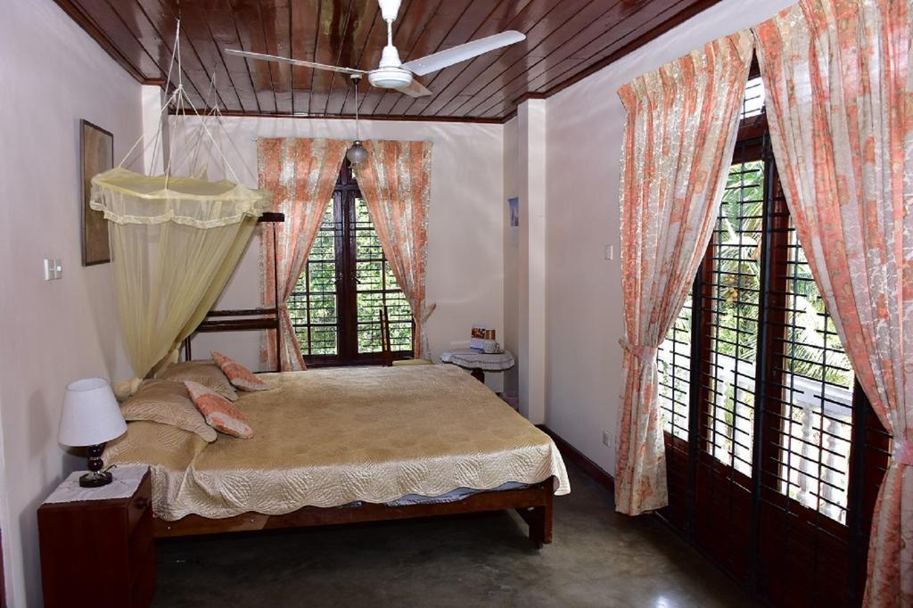 Lake Bungalow Hotell Kandy Exteriör bild